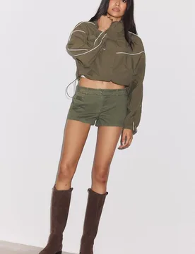 Technische Windjacke Khaki M - Stradivarius - FashionsVida