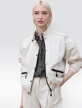 Cazadora bomber de mujer con cremalleras vistas lacadas - Lola Casademunt - FashionsVida