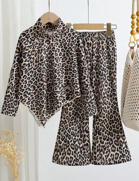 Conjunto de camiseta casual para niñas jóvenes primavera/otoño/invierno, top de manga larga de punto acanalado con cuello alto asimétrico y estamp - Shein - FashionsVida