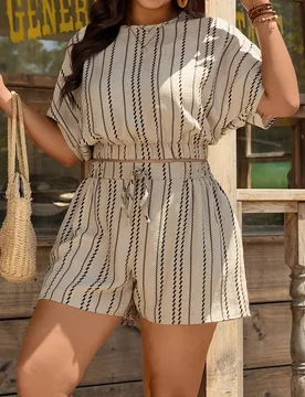 Conjunto de 2 piezas de camisa de manga murciélago a rayas y pantalones cortos casuales para mujer de talla grande, verano 0XL - Shein - FashionsVida