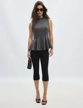 Ärmelloses Top mit Schößchen und Stehkragen Perlgrau L - Stradivarius - FashionsVida