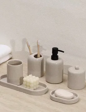 Juego de accesorios de baño de resina, que incluye: portacepillos de dientes, dispensador de jabón, vaso de enjuague, bandeja de baño, jabonera, fr - Shein - FashionsVida