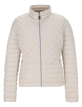 JACKE STEPP female - 42 - FashionsVida