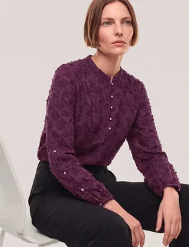 Bluse mit Blütenstickerei, #noch offen: Größenlauf, Farbe Rot, 38, edle Blütenstickerei dekorative Knopfdetails Damen - Walbusch - FashionsVida
