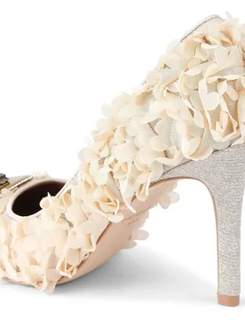 Zapatos de salón de mujer con adorno de pétalos 3D - Kurt Geiger - FashionsVida