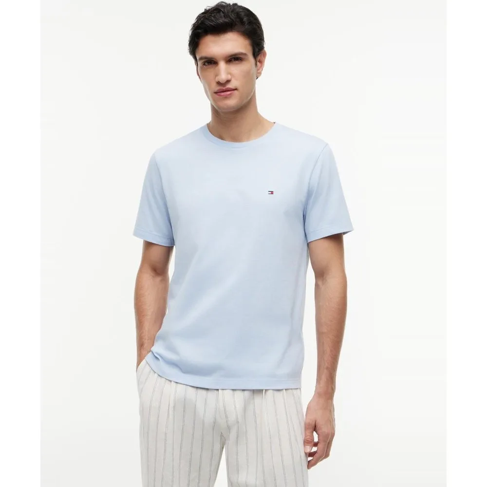 Camiseta de hombre regular de manga corta con bandera bordada - Tommy Hilfiger - FashionsVida