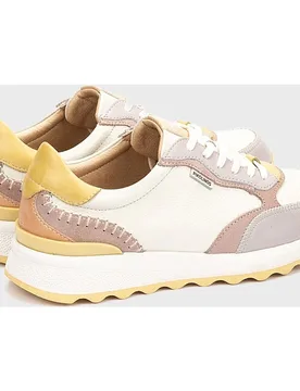 Zapatillas de piel de mujer de piel en color Crema - Pikolinos - FashionsVida