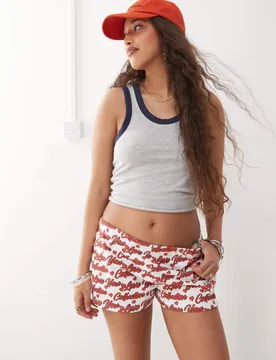 Womens 'Love You' Graphic Mini Shorts In White - Red - Size Medium - COLLUSION - FashionsVida