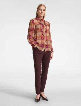 Pantalones de mujer slim en drill mezcla de algodón ajuste skinny cierre con banda elástica en la cintura - Elena Miró - FashionsVida