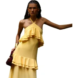 Vestido largo con volantes y cuello halter