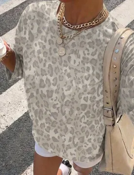 Camiseta de manga corta con cuello redondo, estilo callejero, personalizada, gris con estampado de leopardo, ajuste holgado, talla grande, casual y mi - Shein - FashionsVida