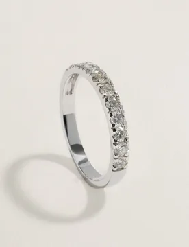 Alianza de oro blanco de 18K con diamantes en talla brillante con un peso total de 0,50ct - El Corte Inglés - FashionsVida