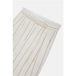 Pantalón de mujer de tiro alto y corte recto