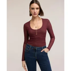 Camiseta de mujer de manga larga en tul escote amplio redondo frontal