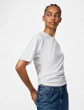 Camiseta de mujer de manga larga con cuello redondo - Pieces - FashionsVida