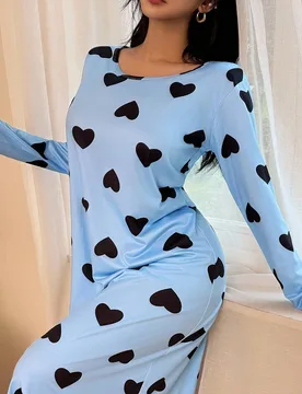 Camisón de mujer de cuello redondo de manga larga con estampado de corazón, cómodo y elegante para otoño e invierno S - Shein - FashionsVida
