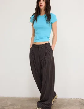 Elegante Barrel-Hose Braun 40 - Stradivarius - FashionsVida