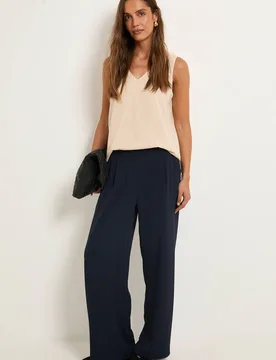 Women's Woven Elasticated Waist Wide Leg Trouser in Navy Size: 18 - Navy - Size: 18 - Wallis - FashionsVida