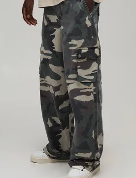 Herren Weite Hose Mit Tarnmuster Aus Twill Green Größe XL - boohooMAN - FashionsVida