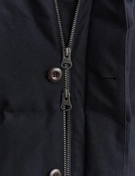 Chaqueta de hombre con capucha y cierre de cremallera - Gant - FashionsVida