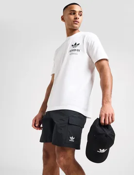 Essential Woven Shorts - Herren, Schwarz - male - Size: S - adidas Originals - FashionsVida