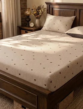 Pieza Sábana ajustada con estampado de corazón, protector de colchón, sábanas, ropa de cama de otoño, acogedora, transpirable, antiarrugas, lavab - Shein - FashionsVida