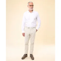Pantalón chino de hombre regular en claro