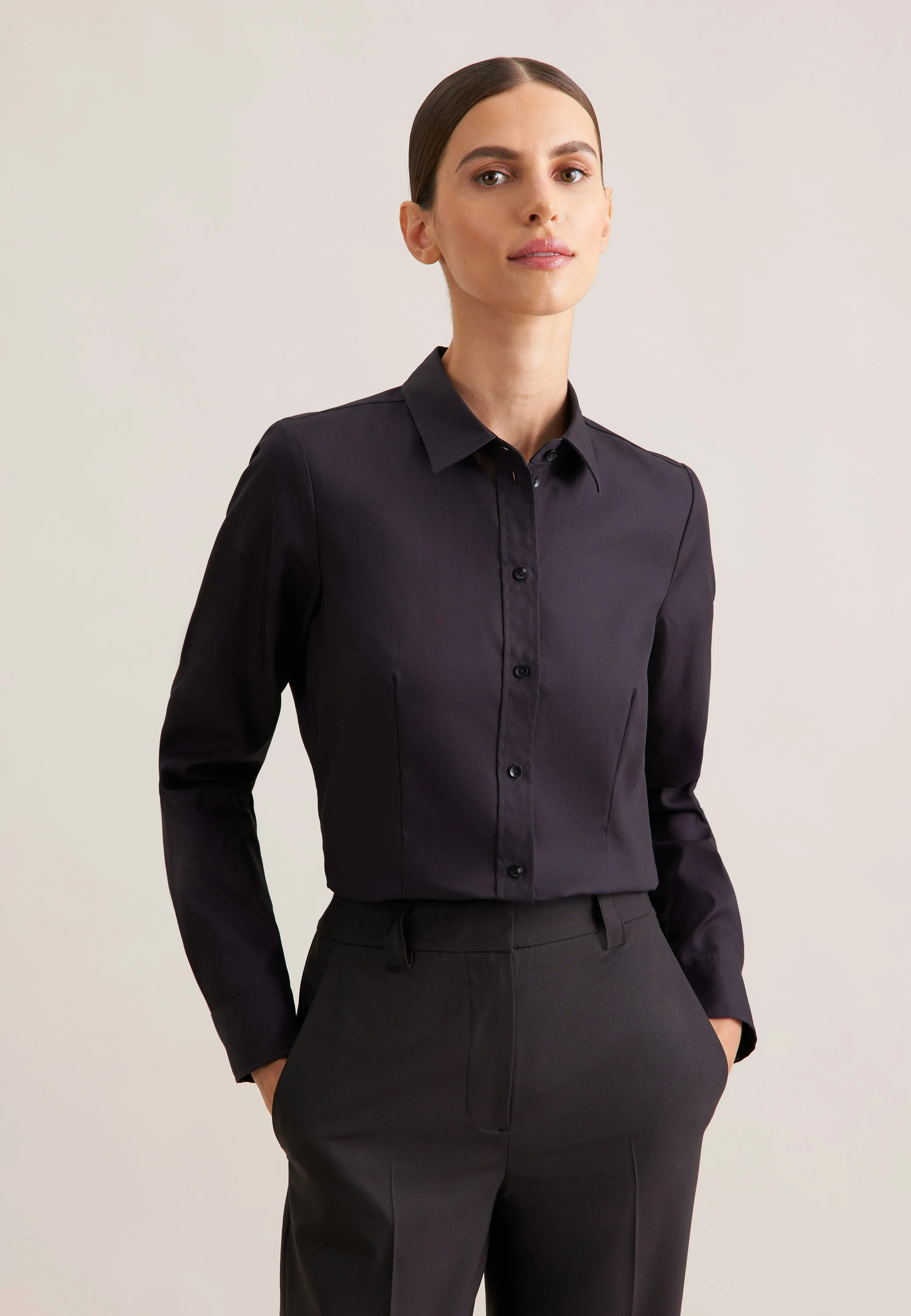 Hemdbluse mit Abnähern regular fit Schwarz 50 - Seidensticker - FashionsVida