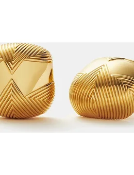 Pendientes Oversized Studs de cresta dorados - Missoma - FashionsVida