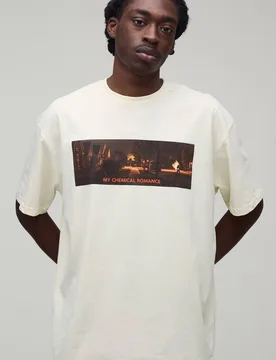 Herren Übergroßes My Chemical Romance Lizenz-Print Oberteil Ecru Größe XS - boohooMAN - FashionsVida