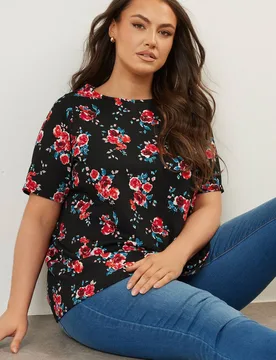 Women's Rose Print Textured Top in Black Size: 22-24 - Black - Size: 22-24 - Yours - FashionsVida