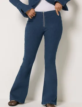 Women's Petite Zip Front Kick Flare Jeans in Indigo Size: 6S - Indigo - Size: 6S - PixieGirl - FashionsVida
