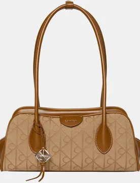 Bolso Trio de hombro con estampado monogram Emblem en jacquard - Calvin Klein - FashionsVida