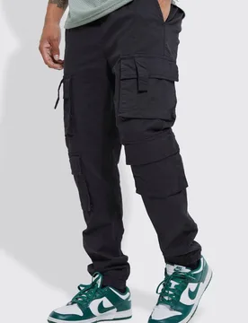 Herren Jogger Hose mit elastischem Bund, mehreren Cargo-Taschen und schlanker Passform Black Größe 36-37 - boohooMAN - FashionsVida