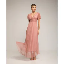 Vestido de tul largo con un pequeña manga