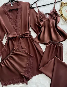 Conjunto de pijama de 4 piezas para mujer con top de camiseta de encaje sexy, shorts con adorno floral, pantalones y bata de seda con cinturón, color - Shein - FashionsVida