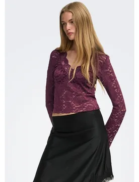 Blusa de manga larga con escote pico - Only - FashionsVida