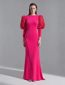 Vestido largo de silueta entallada con mangas abullonadas y espalda con abertura lágrima y falda de caída fluida - Sonia Peña - FashionsVida