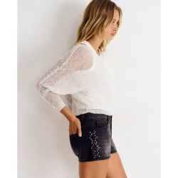 Short de mujer con tachas laterales