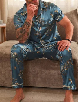 Conjunto de pijama casual de hombre con parte superior de manga corta y pantalones largos, estampado de leopardo, conjunto de 2 piezas para uso en pri - Shein - FashionsVida