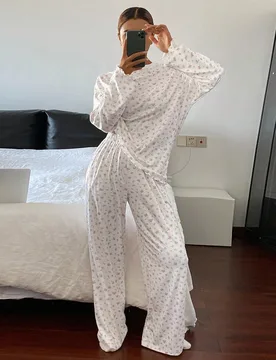 Conjunto de pijama holgado y cómodo con estampado floral para mujer, ropa de otoño e invierno S - Shein - FashionsVida