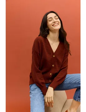 Chaqueta de mujer de punto y escote pico - Bimani - FashionsVida