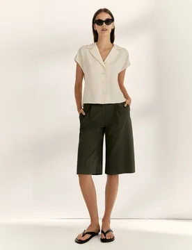 Bermuda de mujer con pinzas - Paz Torras - FashionsVida