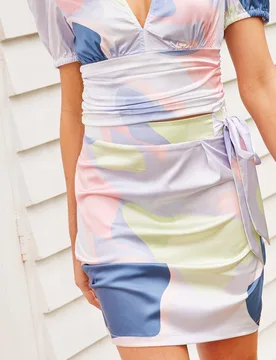 Women's Abstract Printed Wrap Mini Skirt Size: 14 - Multicolor - Size: 14 - Chi chi london - FashionsVida