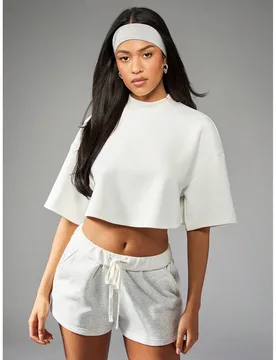 Camiseta cropped oversize superior de rendimiento atlético con cuello alto y manga corta, ropa de calle, ropa de estar en casa, ropa de entrenamiento - Shein - FashionsVida