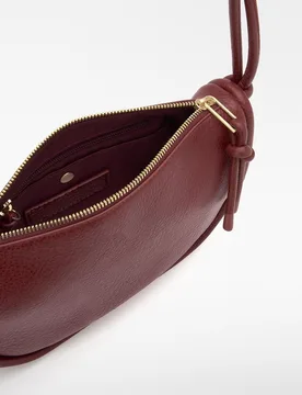 Bandolera mediana de mujer luna con textura grano con cierre cremallera - Adolfo Dominguez - FashionsVida
