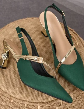 Elegantes tacones de punta verde esmeralda, tacón asimétrico con decoración metálica, adecuados para el trabajo, el trayecto y ocasiones de noche - Shein - FashionsVida
