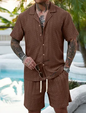 Conjunto de camisa de manga corta con textura calada y pantalones cortos para hombres de talla grande, conjunto de ropa de vacaciones para hombres, ro - Shein - FashionsVida