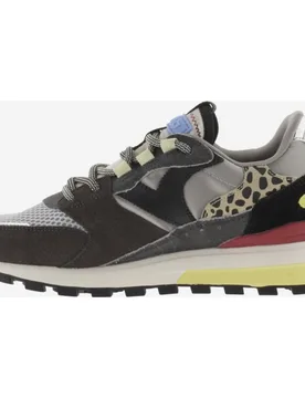 Zapatillas deportivas de mujer de nylon con piezas de serraje y suela dentada - Victoria - FashionsVida