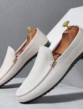 Par de mocasines casuales suaves y sin cordones para hombres, nuevos zapatos de tela de Pekín antiguo con suela blanda y transpirable CN40 - Shein - FashionsVida